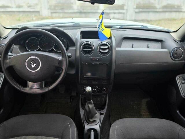 Білий Рено Дастер, об'ємом двигуна 1.6 л та пробігом 177 тис. км за 11000 $, фото 11 на Automoto.ua