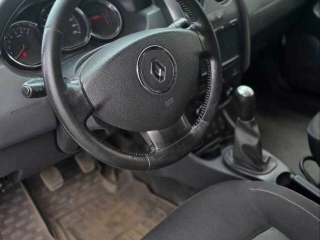 Білий Рено Дастер, об'ємом двигуна 1.6 л та пробігом 177 тис. км за 11000 $, фото 18 на Automoto.ua