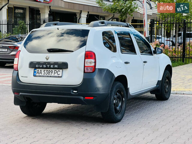 Рено Дастер 2016 в Киеве на Automoto.ua Белый Рено Дастер, объемом двигателя 1.46 л и пробегом 253 тыс. км за 11500 $, фото 9 на Automoto.ua