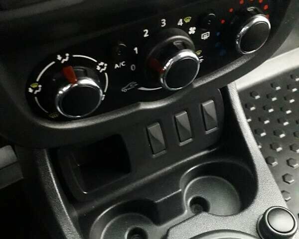 Белый Рено Дастер, объемом двигателя 1.46 л и пробегом 120 тыс. км за 11200 $, фото 29 на Automoto.ua