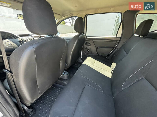 Белый Рено Дастер, объемом двигателя 1.5 л и пробегом 120 тыс. км за 11500 $, фото 16 на Automoto.ua