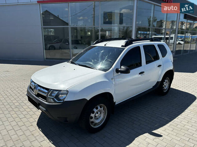 Белый Рено Дастер, объемом двигателя 1.5 л и пробегом 120 тыс. км за 11500 $, фото 2 на Automoto.ua