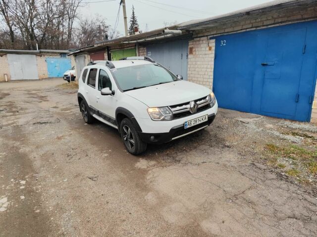 Белый Рено Дастер, объемом двигателя 1.5 л и пробегом 150 тыс. км за 10000 $, фото 5 на Automoto.ua