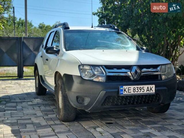 Белый Рено Дастер, объемом двигателя 1.5 л и пробегом 309 тыс. км за 9000 $, фото 7 на Automoto.ua