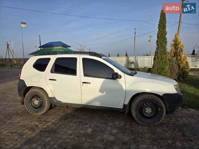 Білий Рено Дастер, об'ємом двигуна 1.46 л та пробігом 306 тис. км за 10000 $, фото 7 на Automoto.ua