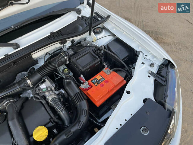 Белый Рено Дастер, объемом двигателя 1.46 л и пробегом 158 тыс. км за 9900 $, фото 33 на Automoto.ua