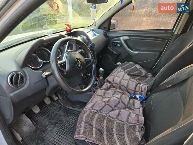 Білий Рено Дастер, об'ємом двигуна 1.46 л та пробігом 306 тис. км за 10000 $, фото 3 на Automoto.ua