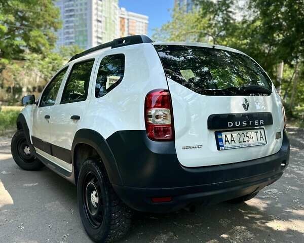 Белый Рено Дастер, объемом двигателя 1.46 л и пробегом 160 тыс. км за 9900 $, фото 10 на Automoto.ua