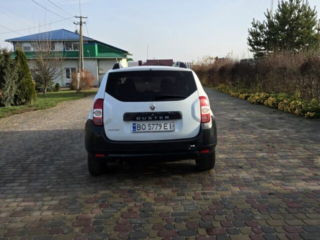 Білий Рено Дастер, об'ємом двигуна 1.5 л та пробігом 288 тис. км за 10000 $, фото 1 на Automoto.ua