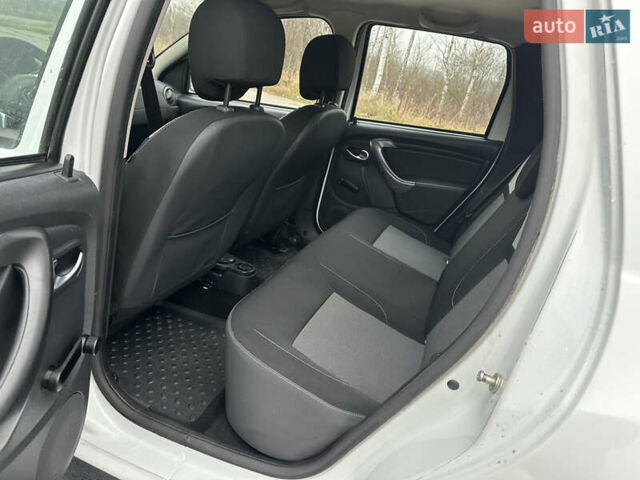 Белый Рено Дастер, объемом двигателя 1.46 л и пробегом 203 тыс. км за 9950 $, фото 30 на Automoto.ua