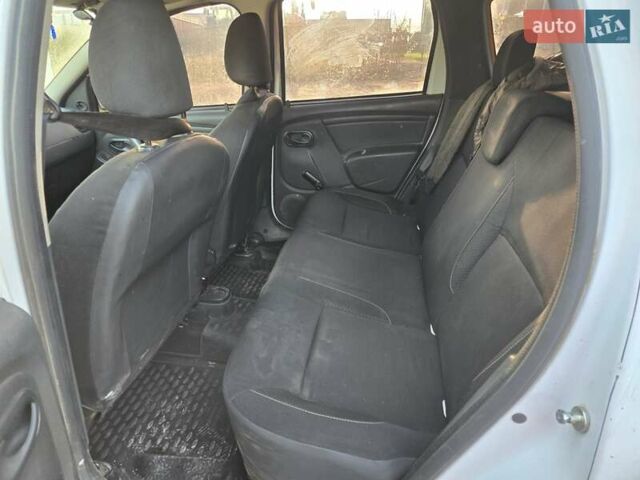 Білий Рено Дастер, об'ємом двигуна 1.46 л та пробігом 306 тис. км за 10000 $, фото 2 на Automoto.ua