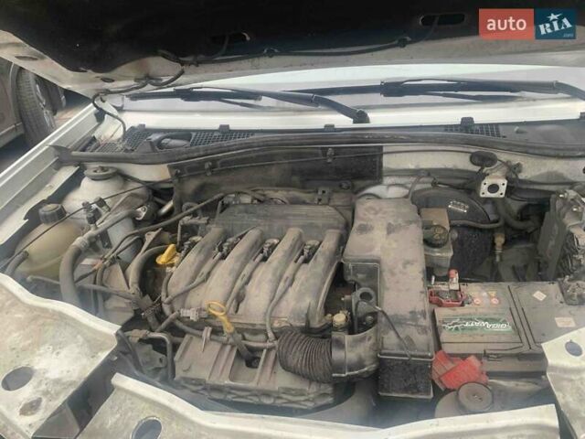 Белый Рено Дастер, объемом двигателя 1.6 л и пробегом 113 тыс. км за 7440 $, фото 3 на Automoto.ua