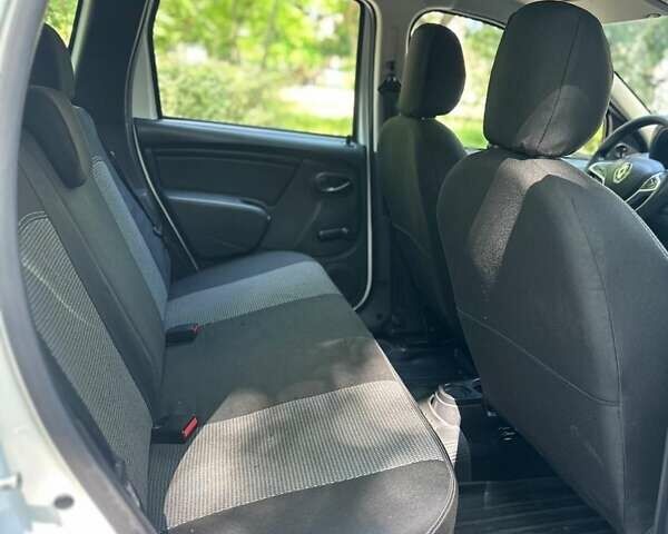 Белый Рено Дастер, объемом двигателя 1.46 л и пробегом 160 тыс. км за 9900 $, фото 25 на Automoto.ua