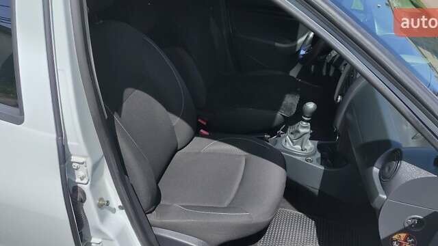 Белый Рено Дастер, объемом двигателя 1.5 л и пробегом 129 тыс. км за 11500 $, фото 5 на Automoto.ua