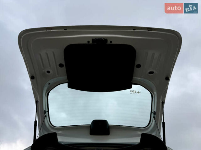 Белый Рено Дастер, объемом двигателя 1.46 л и пробегом 163 тыс. км за 10700 $, фото 33 на Automoto.ua