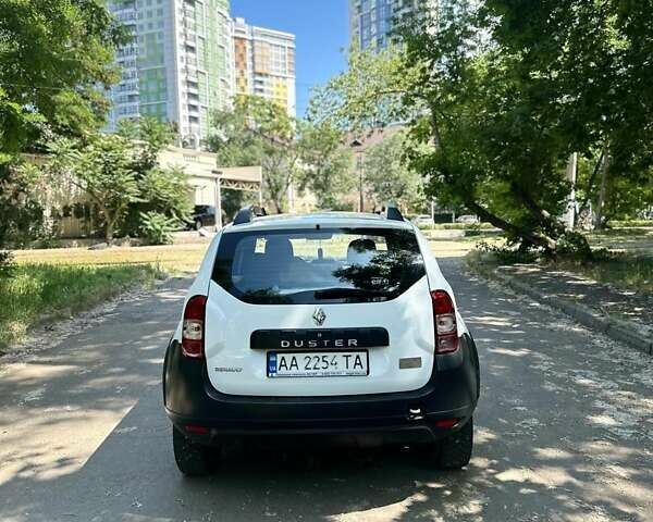 Белый Рено Дастер, объемом двигателя 1.46 л и пробегом 160 тыс. км за 9900 $, фото 11 на Automoto.ua