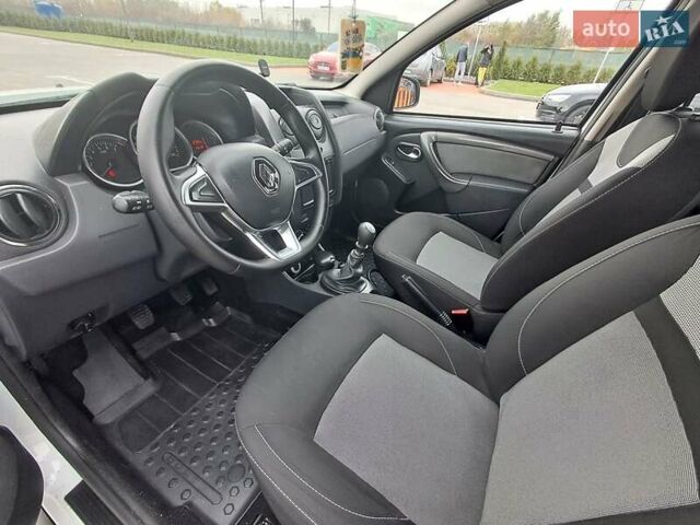 Рено Дастер 2017 в Виннице на Automoto.ua Белый Рено Дастер, объемом двигателя 1.46 л и пробегом 203 тыс. км за 8699 $, фото 17 на Automoto.ua