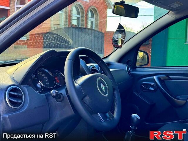 Белый Рено Дастер, объемом двигателя 1.5 л и пробегом 139 тыс. км за 11980 $, фото 6 на Automoto.ua