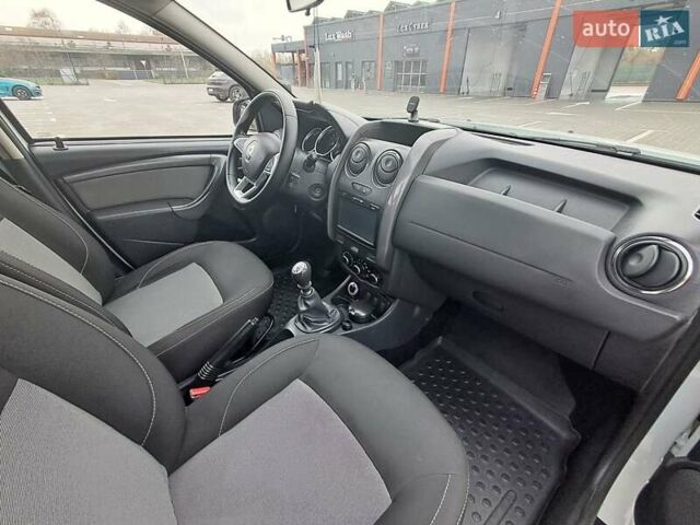 Рено Дастер 2017 в Виннице на Automoto.ua Белый Рено Дастер, объемом двигателя 1.46 л и пробегом 203 тыс. км за 8699 $, фото 10 на Automoto.ua