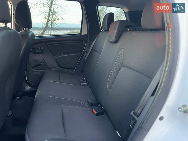 Белый Рено Дастер, объемом двигателя 1.46 л и пробегом 158 тыс. км за 9900 $, фото 47 на Automoto.ua