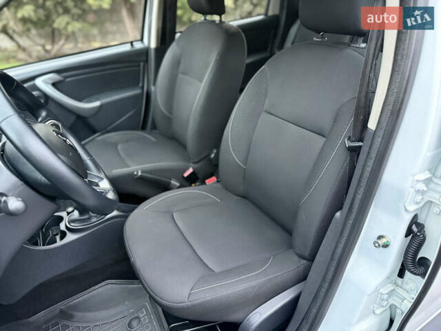 Белый Рено Дастер, объемом двигателя 1.46 л и пробегом 163 тыс. км за 10700 $, фото 20 на Automoto.ua