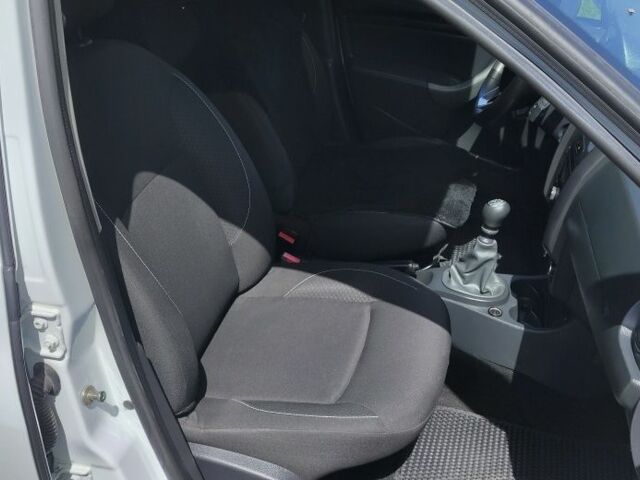 Белый Рено Дастер, объемом двигателя 1.5 л и пробегом 129 тыс. км за 11500 $, фото 6 на Automoto.ua