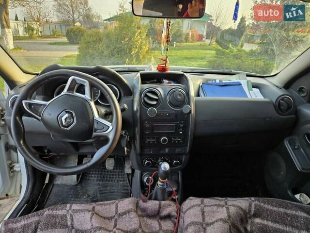 Білий Рено Дастер, об'ємом двигуна 1.46 л та пробігом 306 тис. км за 10000 $, фото 6 на Automoto.ua