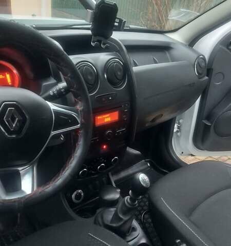 Белый Рено Дастер, объемом двигателя 1.46 л и пробегом 272 тыс. км за 12950 $, фото 26 на Automoto.ua