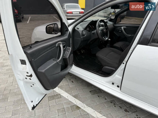 Белый Рено Дастер, объемом двигателя 1.5 л и пробегом 218 тыс. км за 9500 $, фото 22 на Automoto.ua