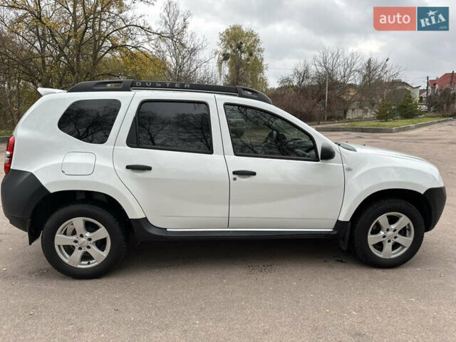 Белый Рено Дастер, объемом двигателя 1.46 л и пробегом 294 тыс. км за 9500 $, фото 3 на Automoto.ua
