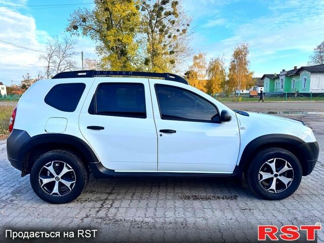 Белый Рено Дастер, объемом двигателя 1.5 л и пробегом 139 тыс. км за 11980 $, фото 3 на Automoto.ua