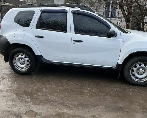 Белый Рено Дастер, объемом двигателя 1.5 л и пробегом 179 тыс. км за 10000 $, фото 2 на Automoto.ua
