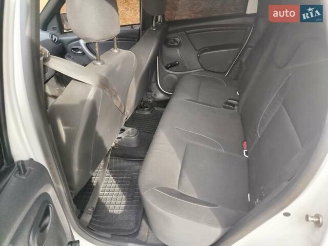 Білий Рено Дастер, об'ємом двигуна 1.46 л та пробігом 217 тис. км за 9300 $, фото 16 на Automoto.ua