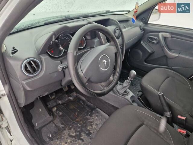 Білий Рено Дастер, об'ємом двигуна 1.5 л та пробігом 213 тис. км за 9999 $, фото 10 на Automoto.ua