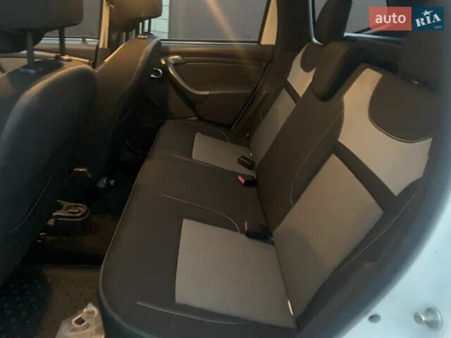 Белый Рено Дастер, объемом двигателя 1.6 л и пробегом 113 тыс. км за 7440 $, фото 10 на Automoto.ua