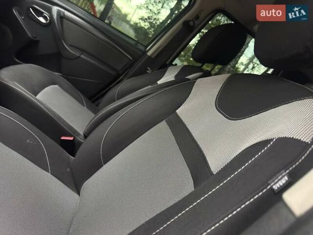 Белый Рено Дастер, объемом двигателя 1.6 л и пробегом 135 тыс. км за 10299 $, фото 27 на Automoto.ua