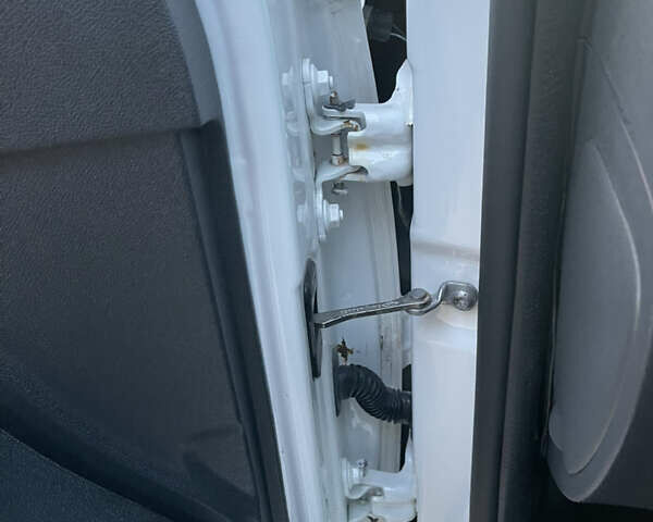 Белый Рено Дастер, объемом двигателя 1.46 л и пробегом 158 тыс. км за 9900 $, фото 50 на Automoto.ua