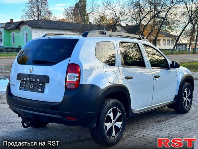 Белый Рено Дастер, объемом двигателя 1.5 л и пробегом 139 тыс. км за 11980 $, фото 5 на Automoto.ua