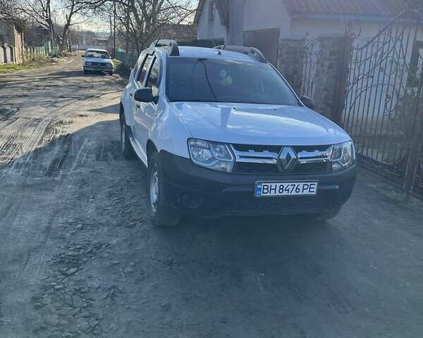 Белый Рено Дастер, объемом двигателя 1.5 л и пробегом 179 тыс. км за 10000 $, фото 1 на Automoto.ua