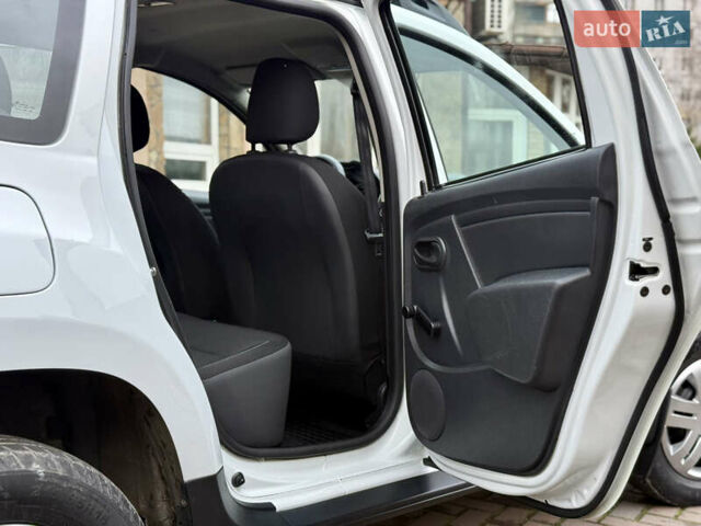 Белый Рено Дастер, объемом двигателя 1.46 л и пробегом 165 тыс. км за 9500 $, фото 31 на Automoto.ua