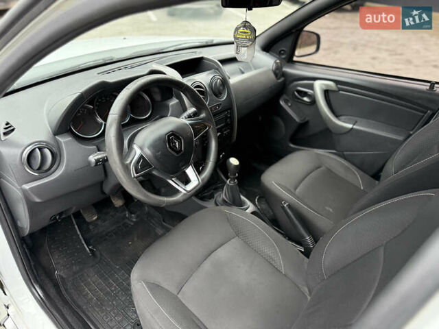 Белый Рено Дастер, объемом двигателя 1.5 л и пробегом 218 тыс. км за 9500 $, фото 24 на Automoto.ua