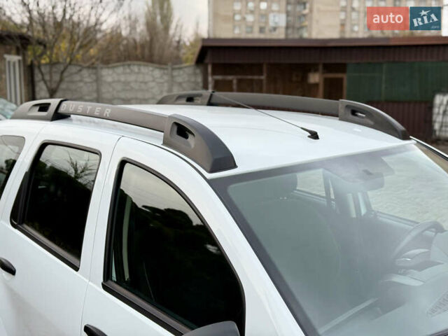 Белый Рено Дастер, объемом двигателя 1.46 л и пробегом 163 тыс. км за 10700 $, фото 37 на Automoto.ua