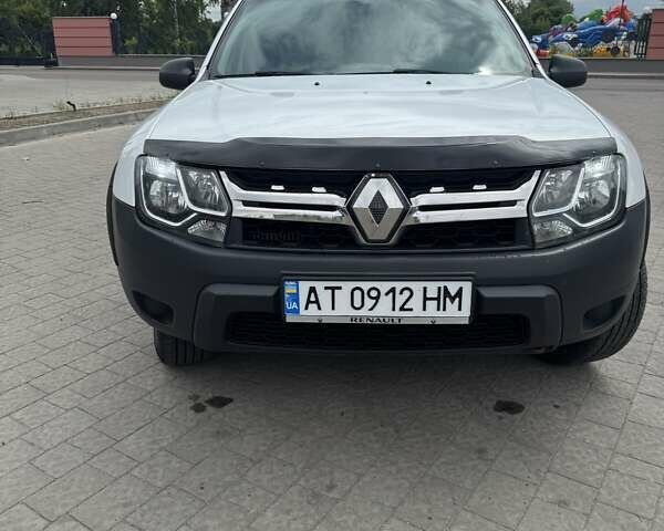 Белый Рено Дастер, объемом двигателя 1.46 л и пробегом 280 тыс. км за 11950 $, фото 16 на Automoto.ua
