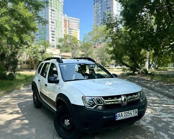 Белый Рено Дастер, объемом двигателя 1.46 л и пробегом 160 тыс. км за 9900 $, фото 8 на Automoto.ua