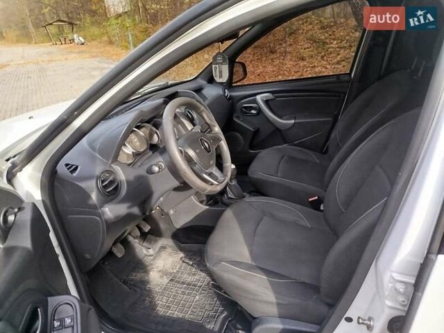 Білий Рено Дастер, об'ємом двигуна 1.46 л та пробігом 217 тис. км за 9300 $, фото 11 на Automoto.ua