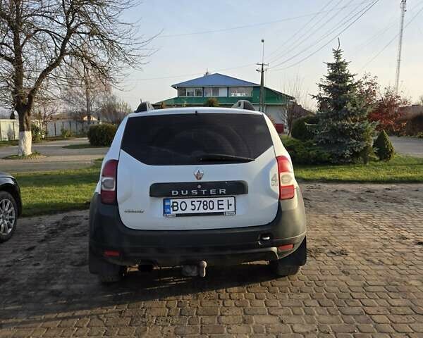 Білий Рено Дастер, об'ємом двигуна 1.46 л та пробігом 306 тис. км за 10000 $, фото 4 на Automoto.ua