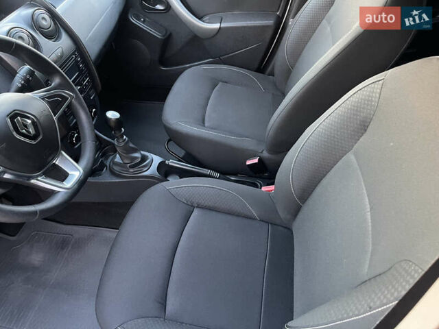 Белый Рено Дастер, объемом двигателя 1.46 л и пробегом 158 тыс. км за 9900 $, фото 41 на Automoto.ua