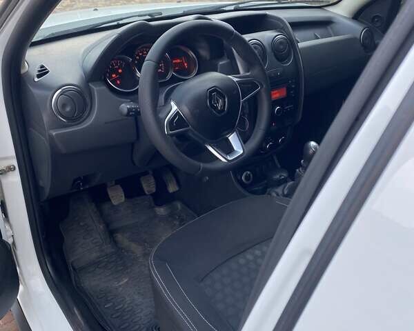 Белый Рено Дастер, объемом двигателя 1.46 л и пробегом 210 тыс. км за 11300 $, фото 15 на Automoto.ua