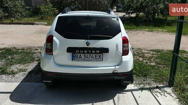 Белый Рено Дастер, объемом двигателя 1.5 л и пробегом 129 тыс. км за 11500 $, фото 4 на Automoto.ua