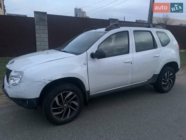 Белый Рено Дастер, объемом двигателя 1.6 л и пробегом 113 тыс. км за 7440 $, фото 11 на Automoto.ua